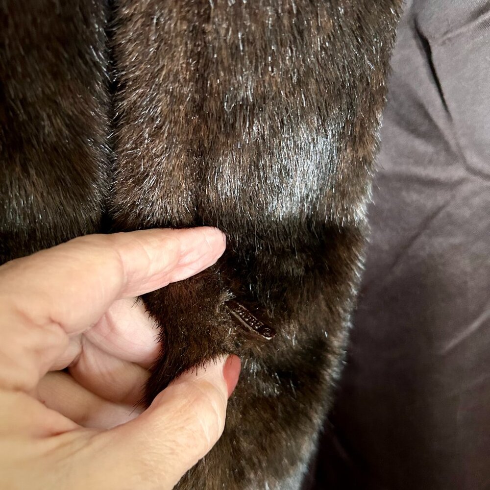 Boulevard East full-length faux fur coat in size LARGE - Picture 4 of 6